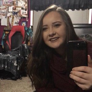 Meet your Posher, Alexis